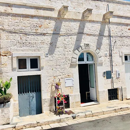 Trulli Moon